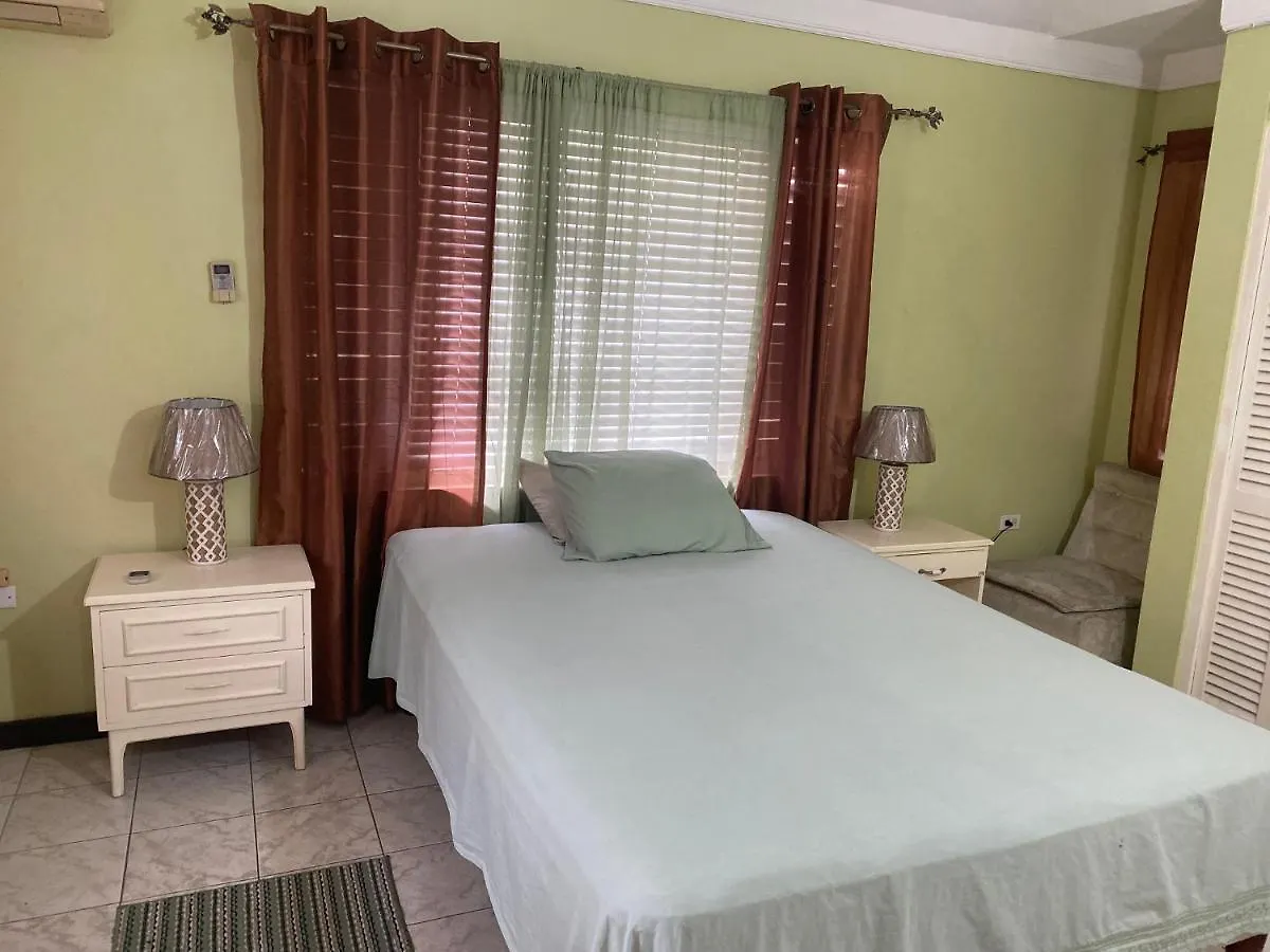 Apartment Finest Accommodation Renfrew Place 4-12 Renfrew Rd 2 Bedroom 2 Bat Apt # 15 New Kinston Jamaica Kingston Jamaica