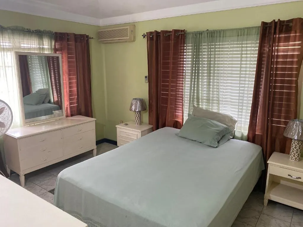 Finest Accommodation Renfrew Place 4-12 Renfrew Rd 2 Bedroom 2 Bat Apt # 15 New Kinston Jamaica Kingston