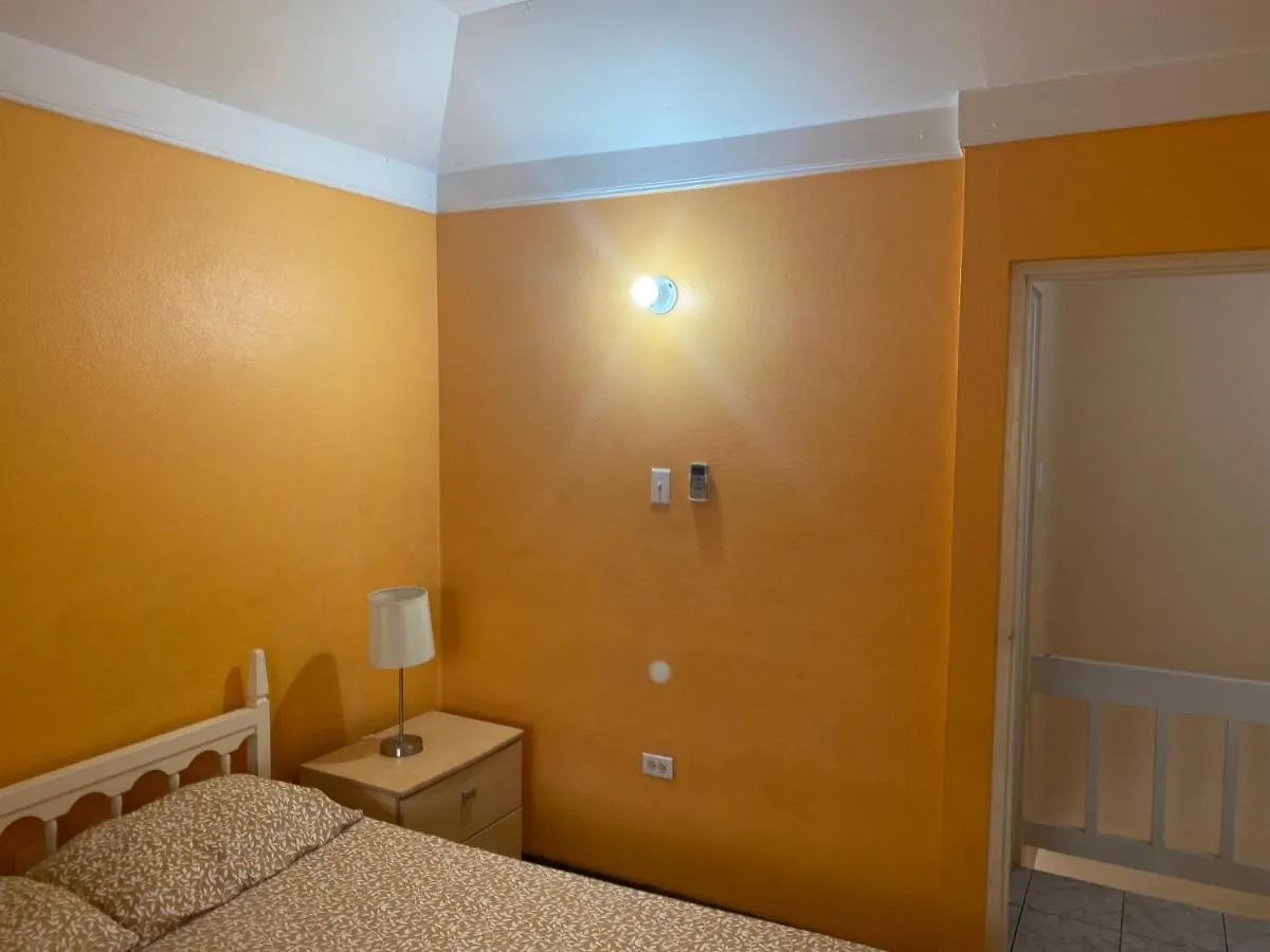 Finest Accommodation Renfrew Place 4-12 Renfrew Rd 2 Bedroom 2 Bat Apt # 15 New Kinston Jamaica Kingston