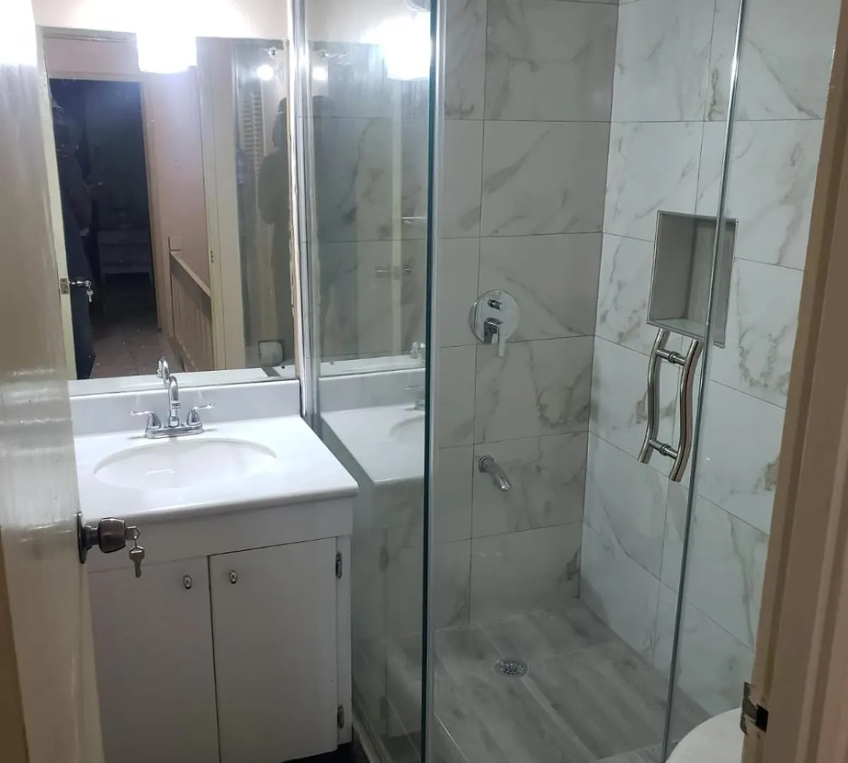 Finest Accommodation Renfrew Place 4-12 Renfrew Rd 2 Bedroom 2 Bat Apt # 15 New Kinston Jamaica Kingston 0*,  Jamaica